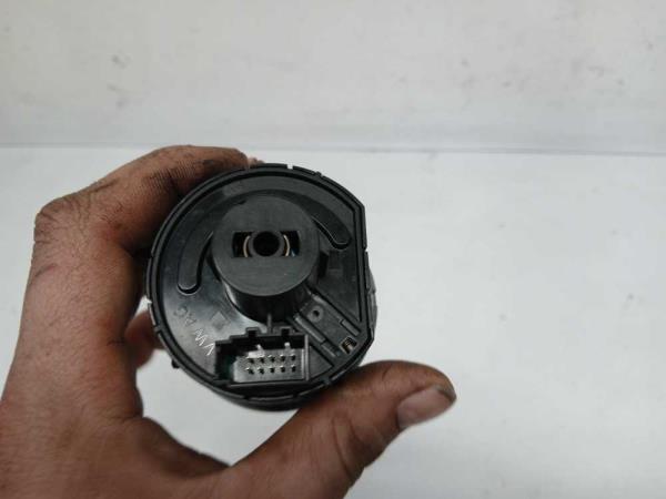 COMMODO VW/ SKODA( PHARE UNIQUEMENT ) - Vue 2